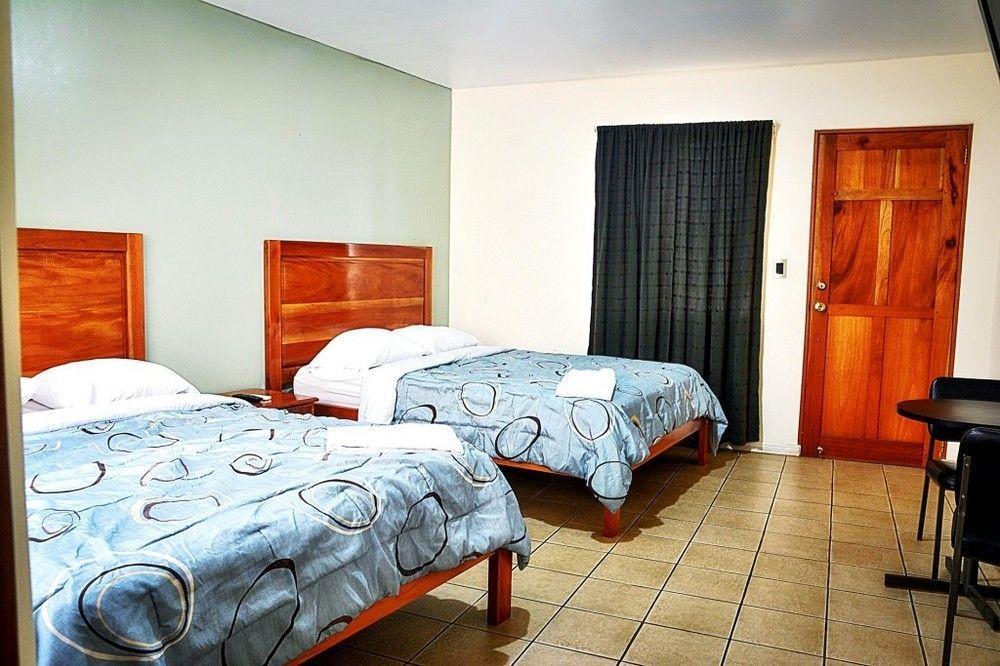 Hotel La Villa Quesada  Экстерьер фото