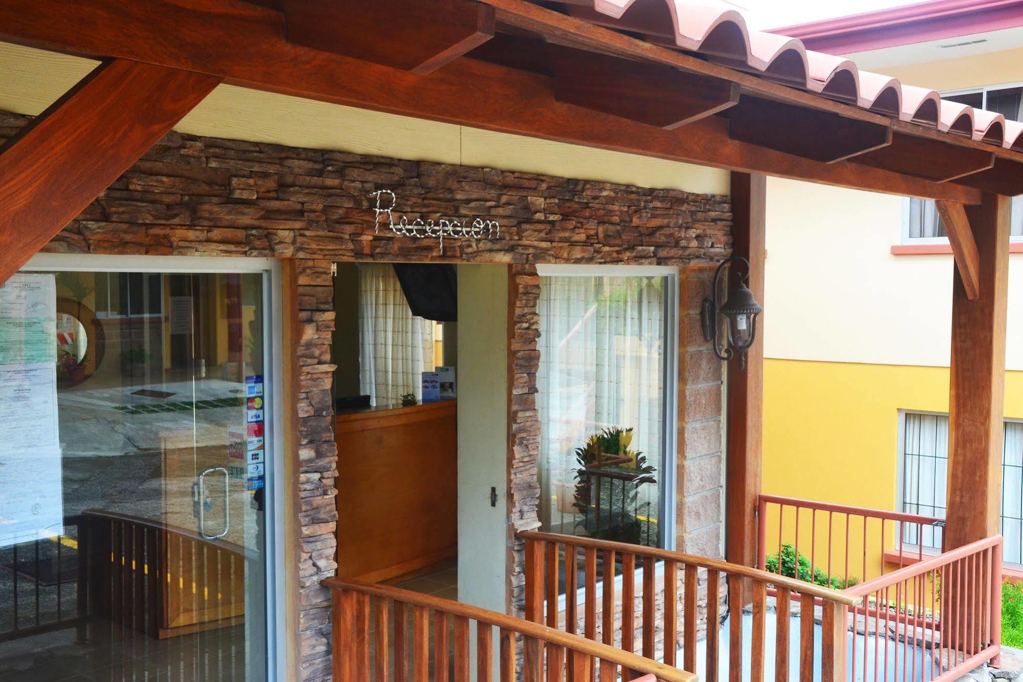 Hotel La Villa Quesada  Экстерьер фото